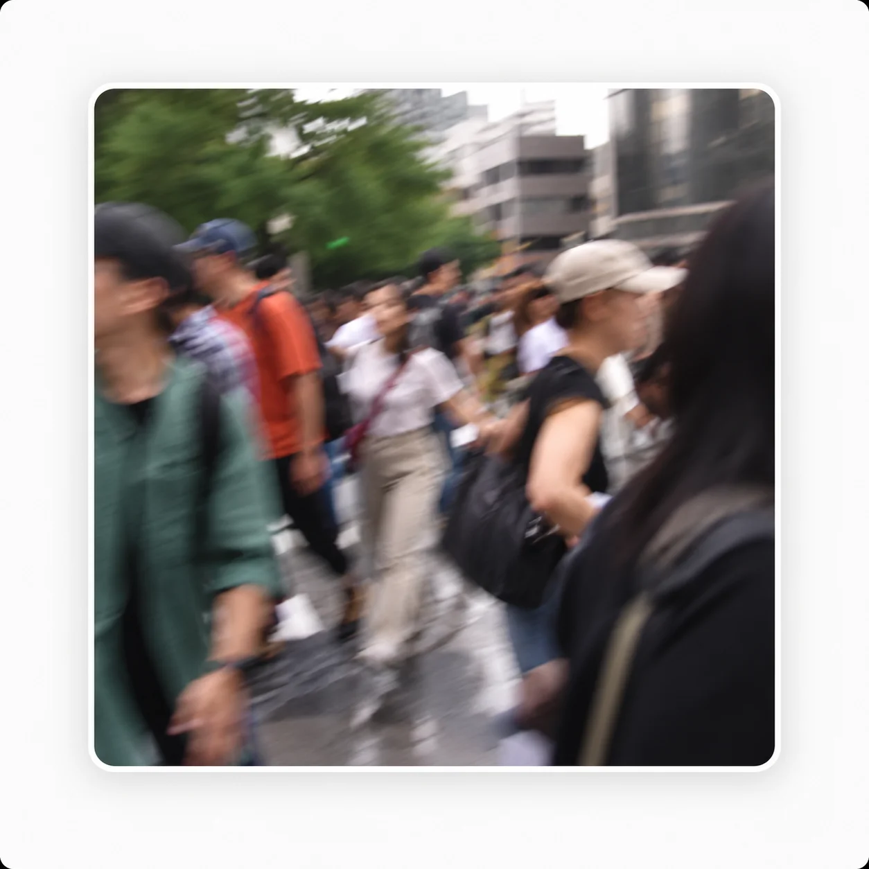Bad reference video with blur, crowding, or unclear motion that can confuse motion transfer